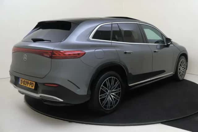 Mercedes-Benz EQS (2023) thumbnail 4