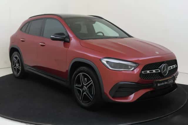Mercedes-Benz GLA (2023) thumbnail 2