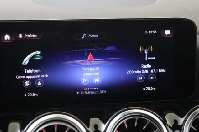 Mercedes-Benz GLA (2023) thumbnail 16
