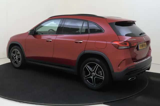Mercedes-Benz GLA (2023) thumbnail 3
