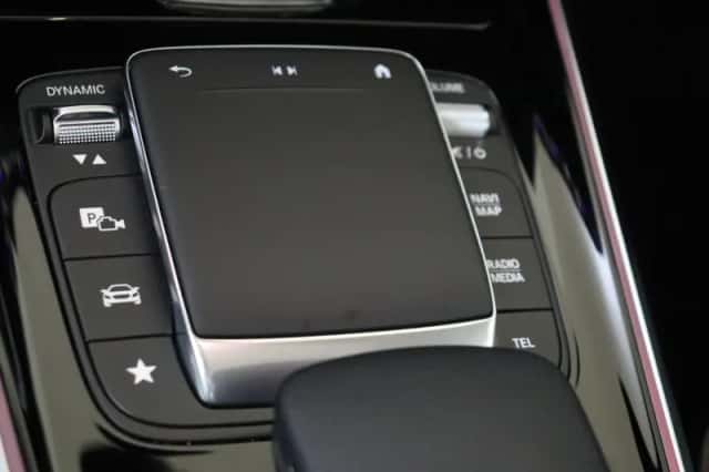 Mercedes-Benz GLA (2023) thumbnail 21