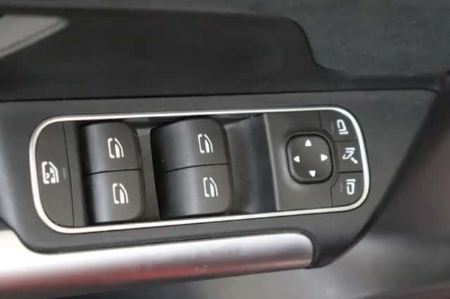 Mercedes-Benz GLA (2023) thumbnail 27