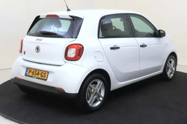 Smart Forfour (2022) thumbnail 4