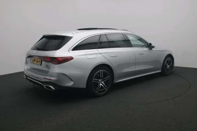 Mercedes-Benz E-Klasse (2024) thumbnail 2