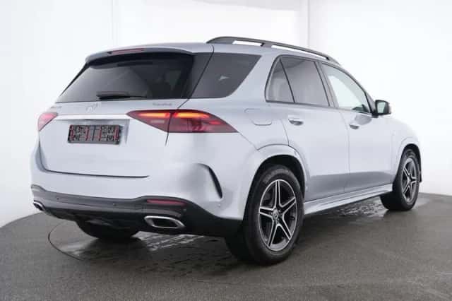 Mercedes-Benz GLE (2025) thumbnail 2