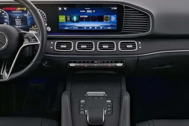 Mercedes-Benz GLE (2025) thumbnail 4