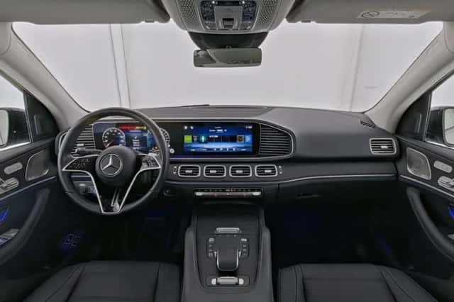 Mercedes-Benz GLE (2025) thumbnail 6