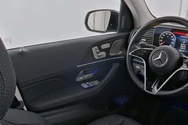 Mercedes-Benz GLE (2025) thumbnail 8