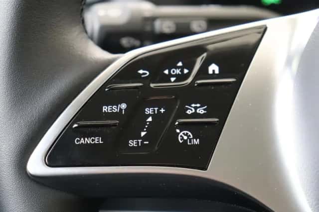 Mercedes-Benz GLA (2025) thumbnail 16