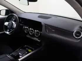 Mercedes-Benz GLA thumbnail 5