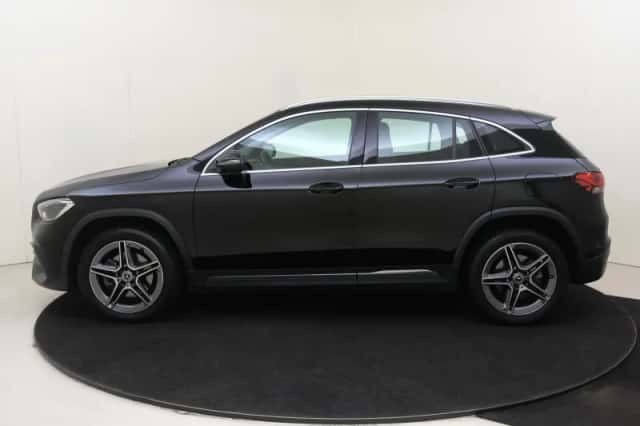 Mercedes-Benz GLA (2023) thumbnail 8