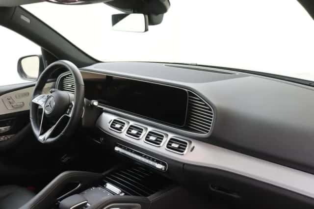 Mercedes-Benz GLE (2025) thumbnail 11