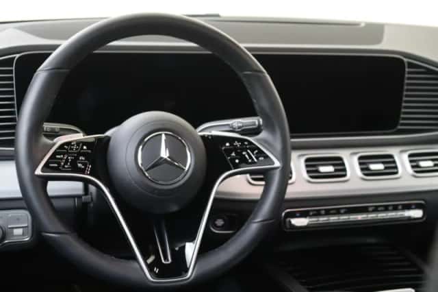 Mercedes-Benz GLE (2025) thumbnail 13