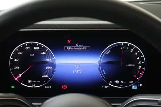 Mercedes-Benz GLE (2025) thumbnail 15