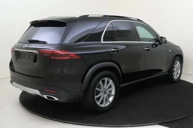 Mercedes-Benz GLE (2025) thumbnail 4