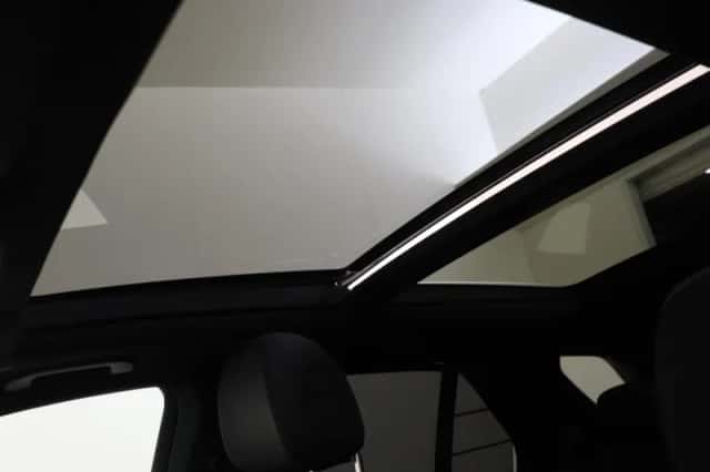 Mercedes-Benz GLE (2025) thumbnail 32