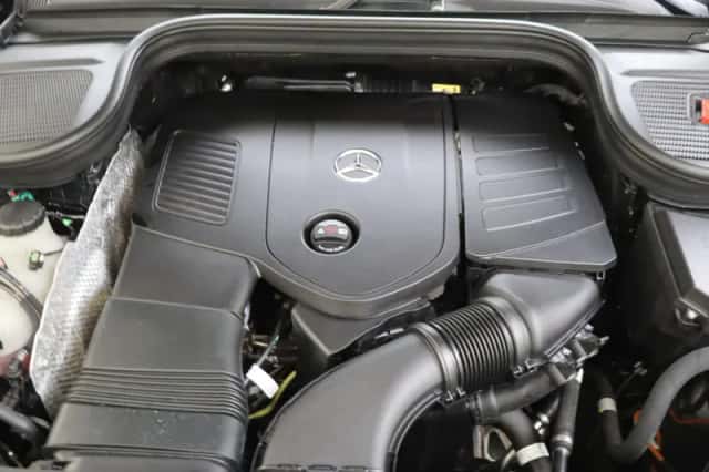 Mercedes-Benz GLE (2025) thumbnail 5