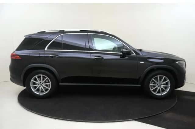 Mercedes-Benz GLE (2025) thumbnail 9