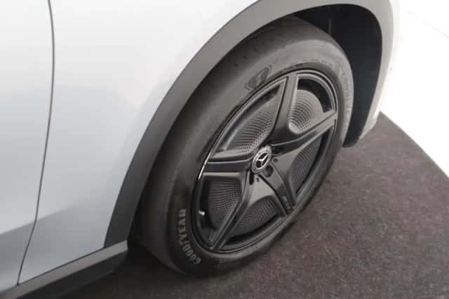 Mercedes-Benz EQE (2024) thumbnail 3