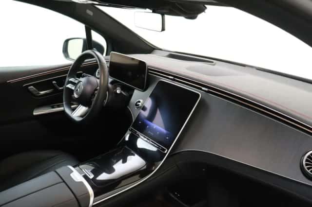 Mercedes-Benz EQE (2024) thumbnail 4