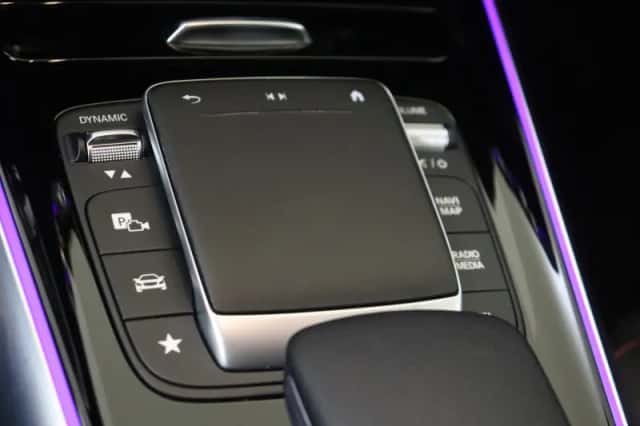 Mercedes-Benz GLA (2022) thumbnail 21