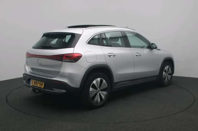 Mercedes-Benz EQA (2021) thumbnail 4