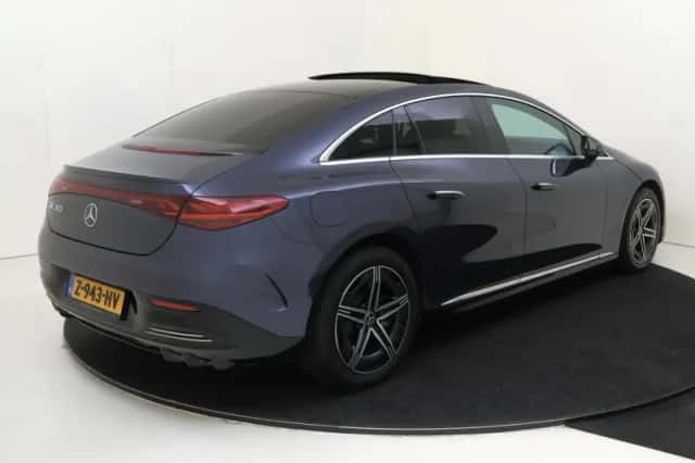 Mercedes-Benz EQE (2023) thumbnail 4
