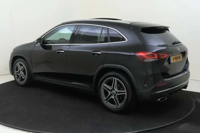 Mercedes-Benz GLA (2020) thumbnail 3