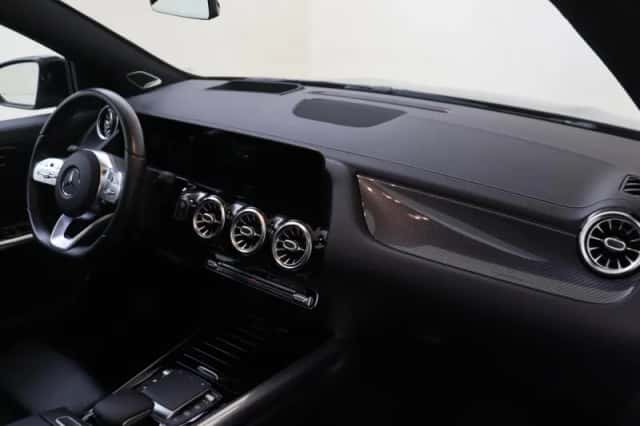 Mercedes-Benz GLA (2020) thumbnail 5