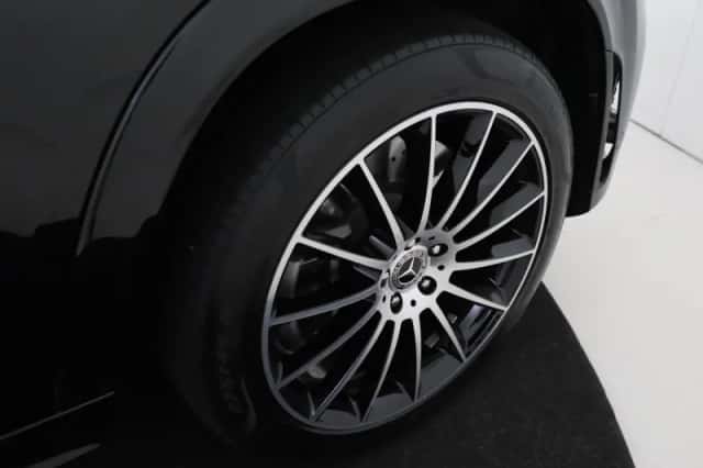 Mercedes-Benz GLE (2023) thumbnail 4