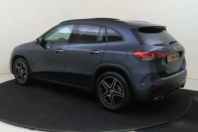 Mercedes-Benz GLA (2023) thumbnail 3