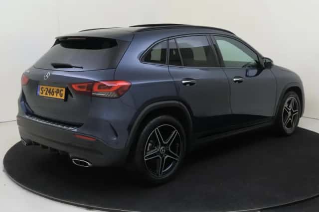 Mercedes-Benz GLA (2023) thumbnail 4