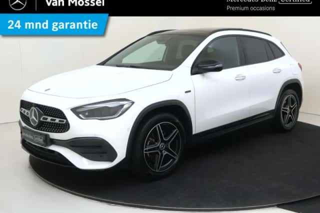 Mercedes-Benz GLA (2021) thumbnail 1