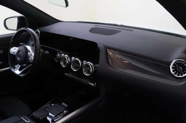 Mercedes-Benz GLA (2021) thumbnail 5