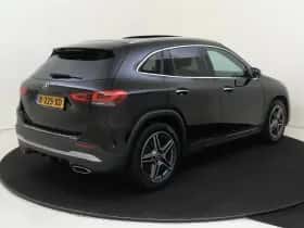 Mercedes-Benz GLA thumbnail 4