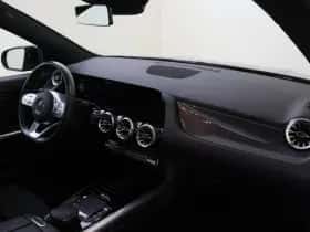 Mercedes-Benz GLA thumbnail 5
