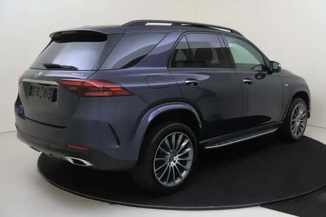 Mercedes-Benz GLE (2025) thumbnail 4