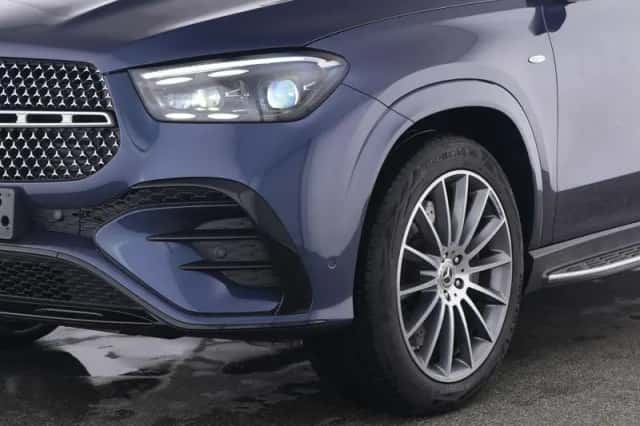 Mercedes-Benz GLE (2025) thumbnail 4