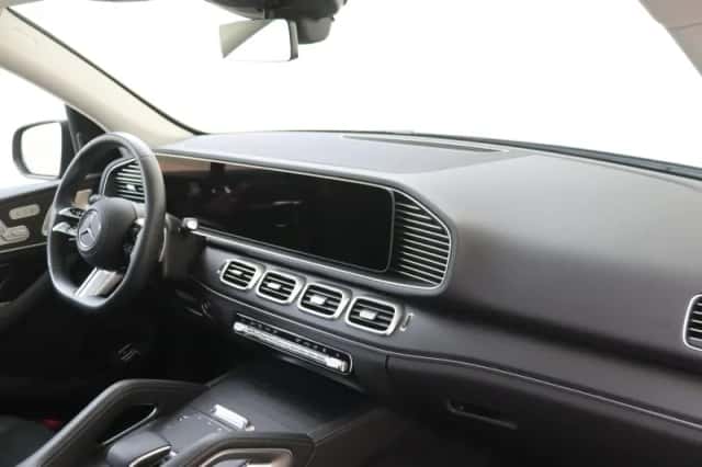 Mercedes-Benz GLE (2025) thumbnail 5
