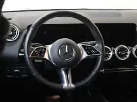 Mercedes-Benz GLA thumbnail 10
