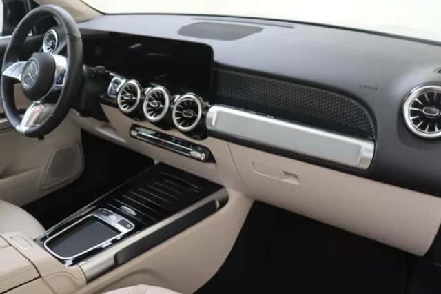 Mercedes-Benz EQB (2025) thumbnail 5