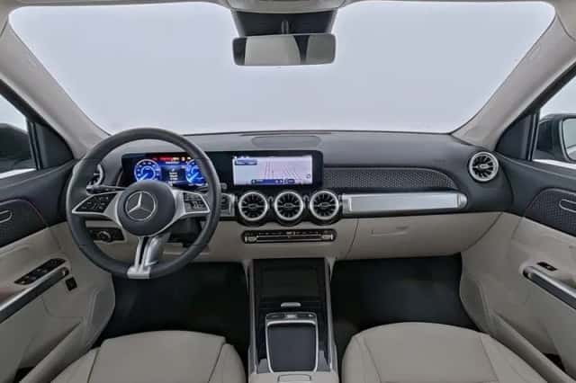 Mercedes-Benz EQB (2025) thumbnail 6