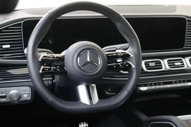 Mercedes-Benz GLE (2025) thumbnail 14