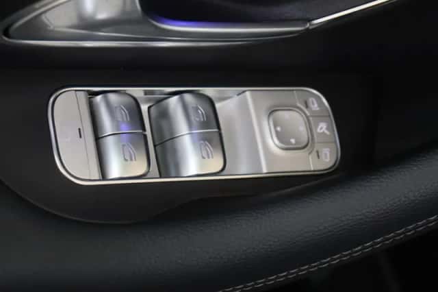 Mercedes-Benz GLE (2025) thumbnail 33