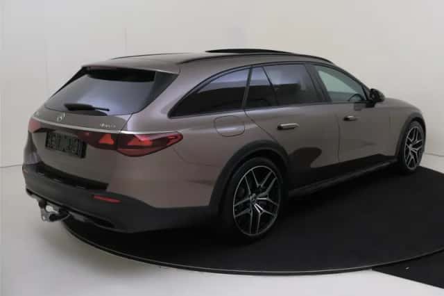 Mercedes-Benz E-Klasse (2024) thumbnail 4