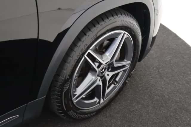 Mercedes-Benz GLA (2021) thumbnail 4
