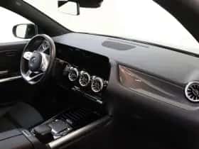 Mercedes-Benz GLA thumbnail 5