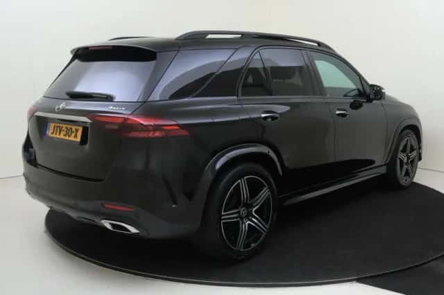 Mercedes-Benz GLE (2026) thumbnail 4