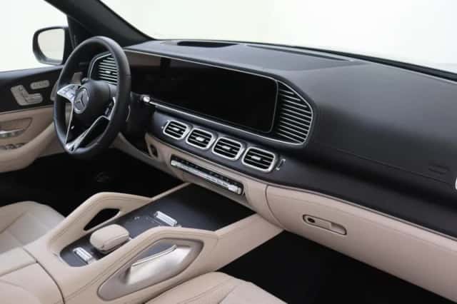 Mercedes-Benz GLE (2026) thumbnail 5