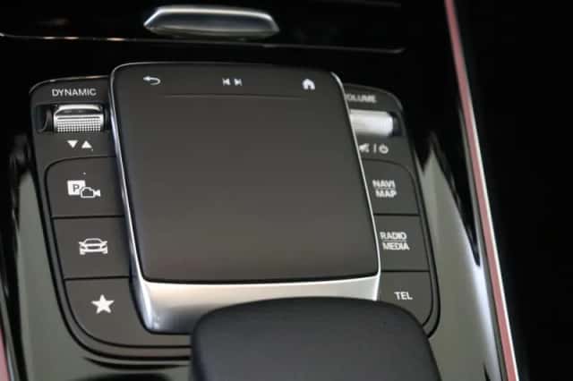 Mercedes-Benz GLA (2020) thumbnail 21